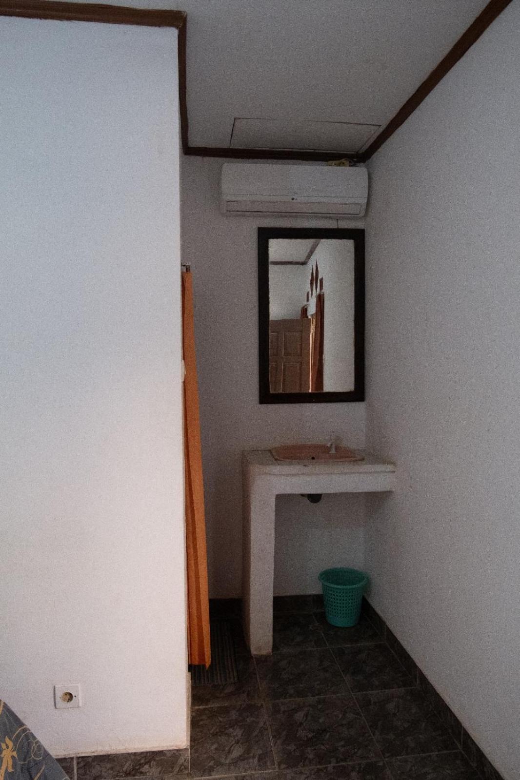 Ramdan Homestay Kuta  Luaran gambar